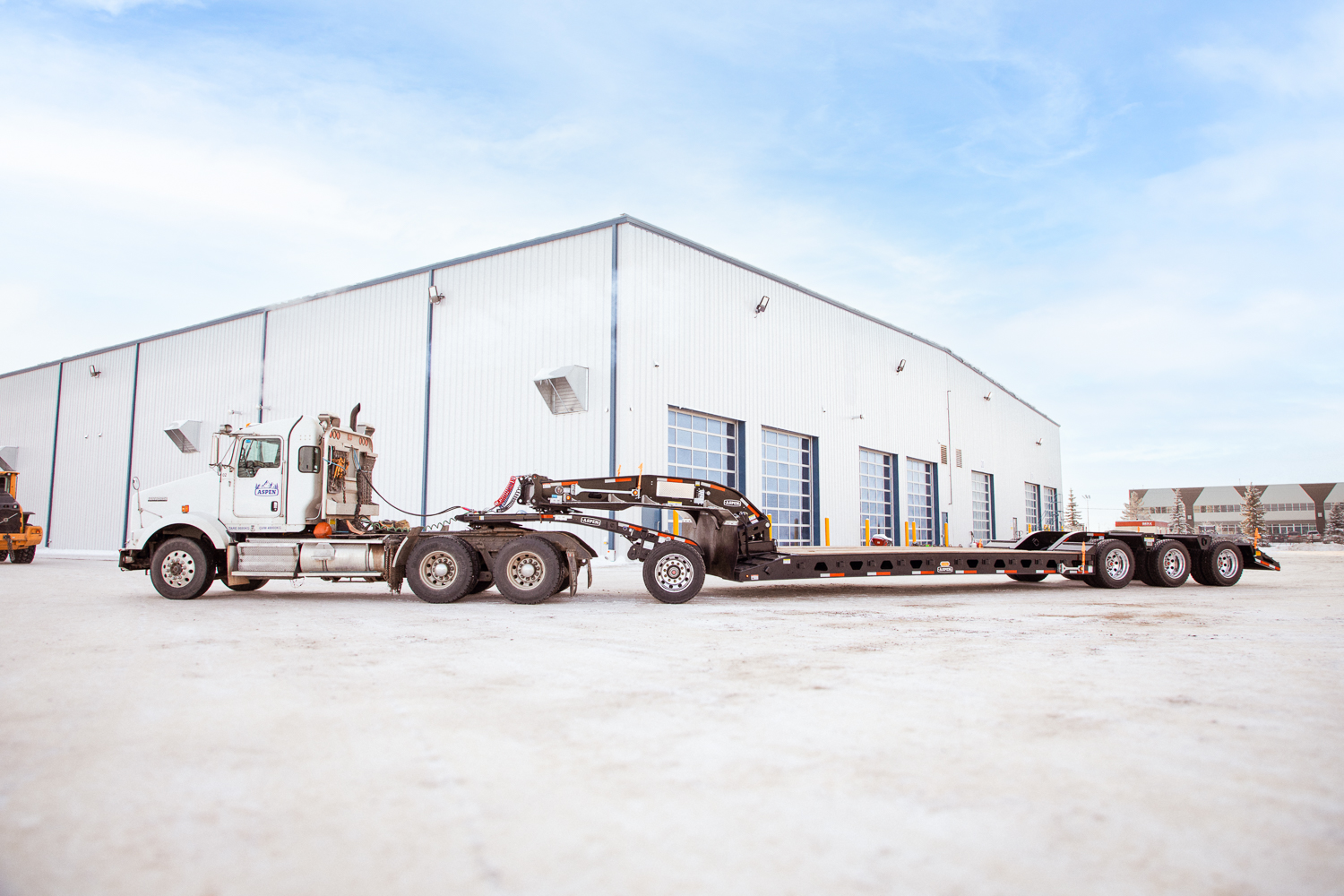 55 Ton Triaxle IRONHORSE Lowbed - image 1 of 3