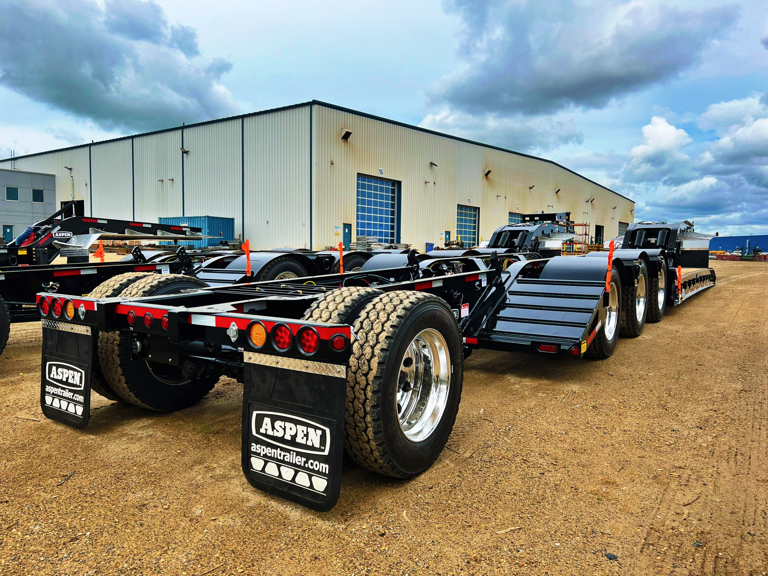 55 Ton Triaxle MUSTANG Lowbed - image 3 of 5