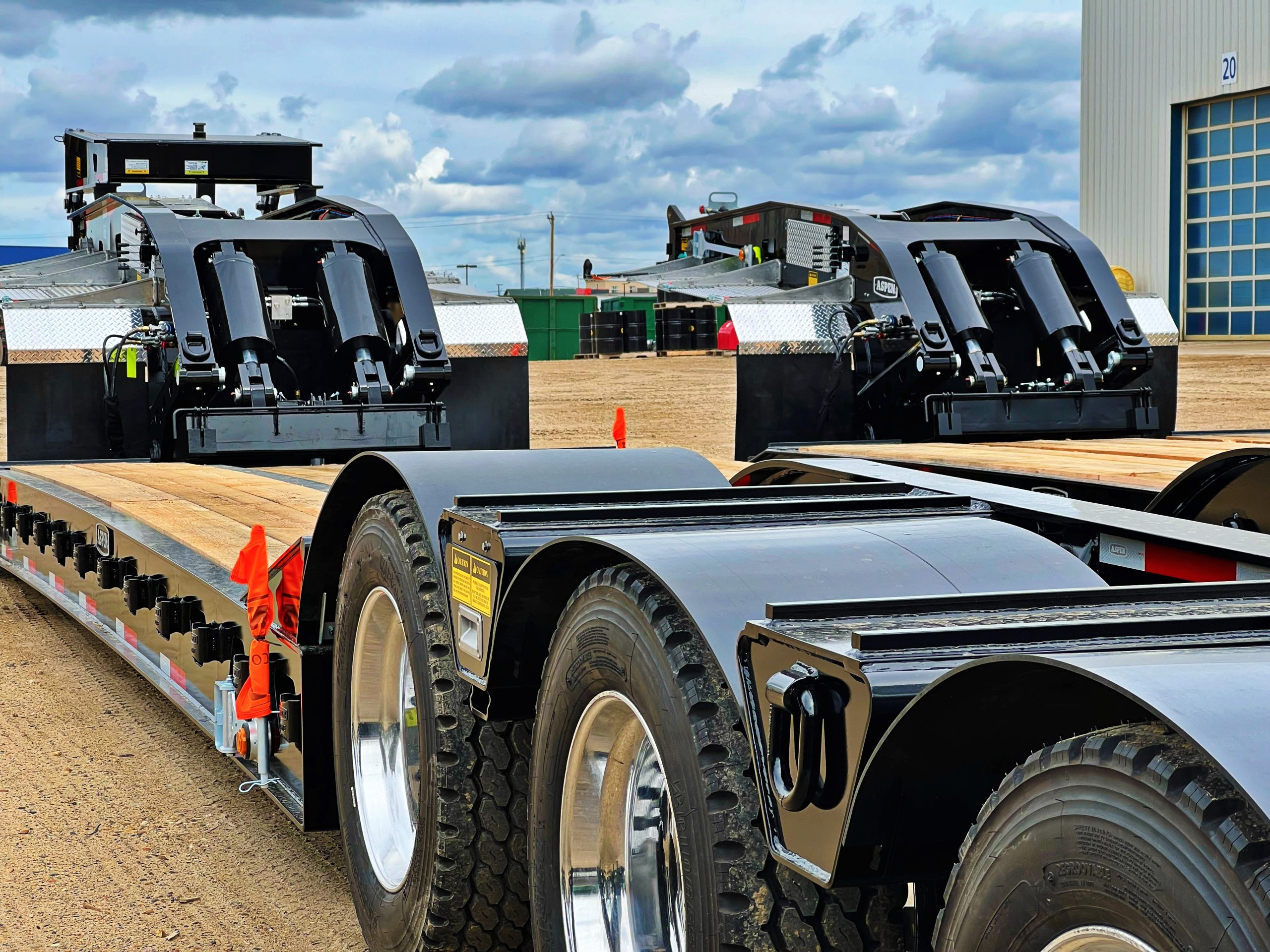 55 Ton Triaxle MUSTANG Lowbed - image 4 of 5