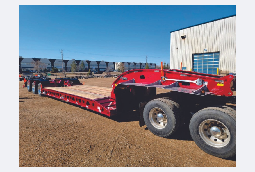 55 Ton Triaxle IRONHORSE - image 1 of 6