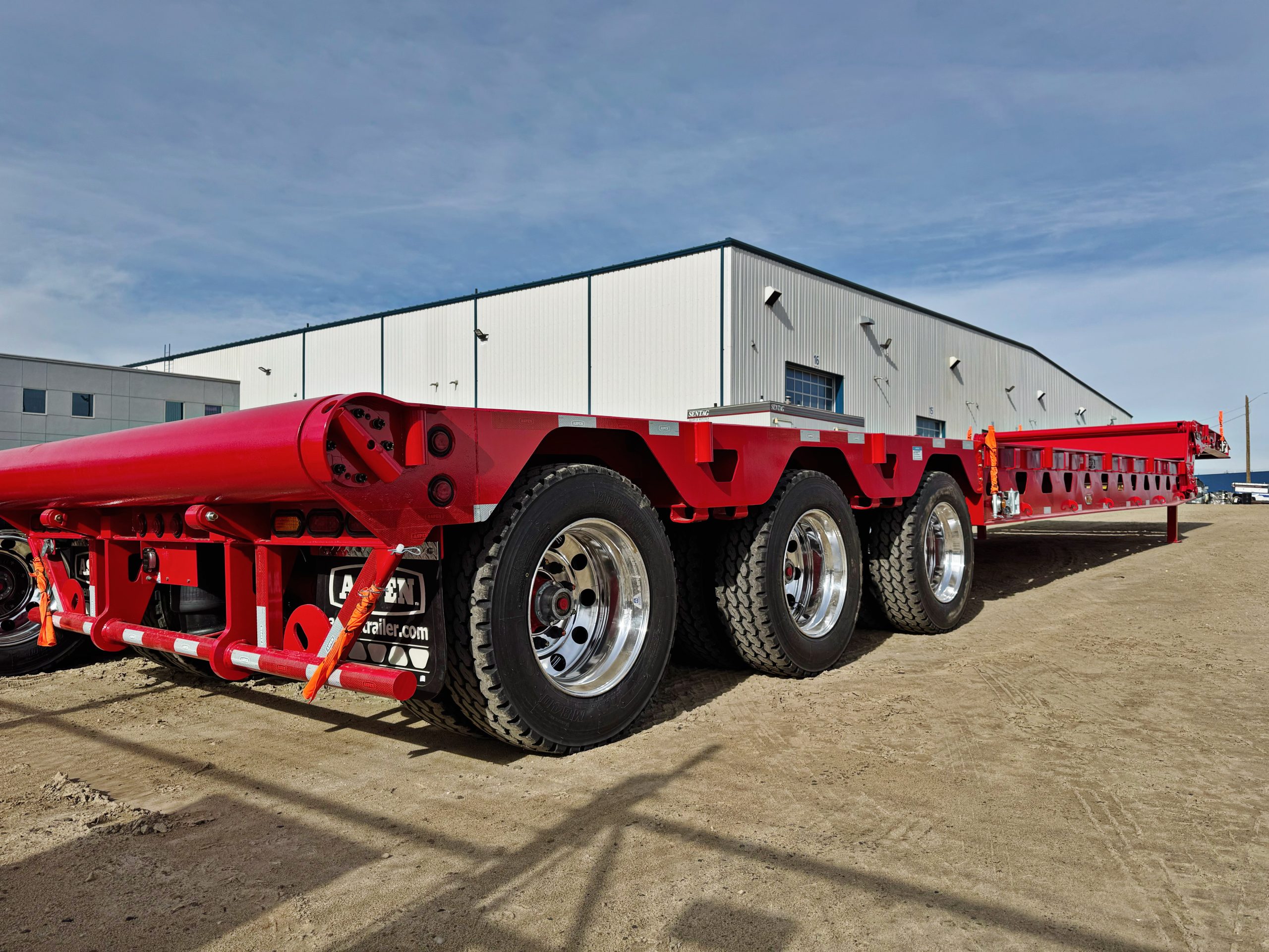 40 Ton Triaxle Folding Gooseneck Trailer - image 2 of 4