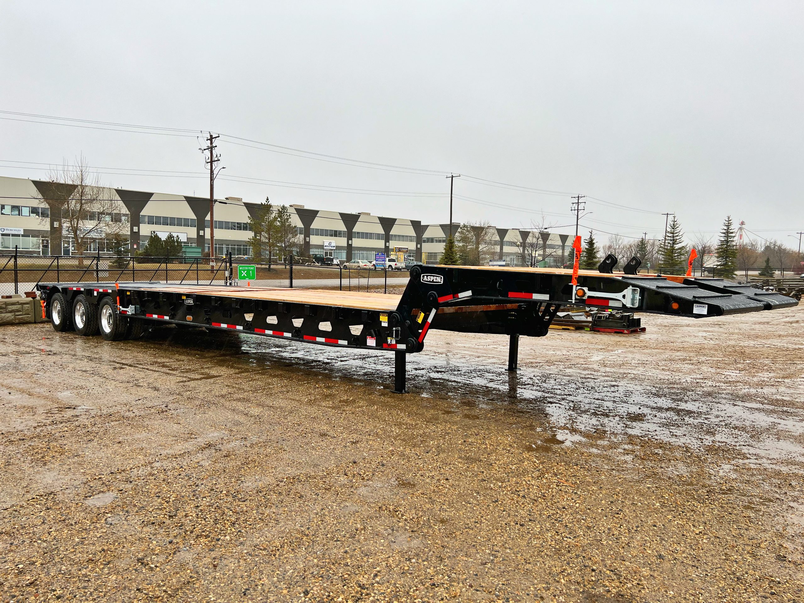 40 Ton Triaxle Folding Gooseneck Trailer - image 4 of 4