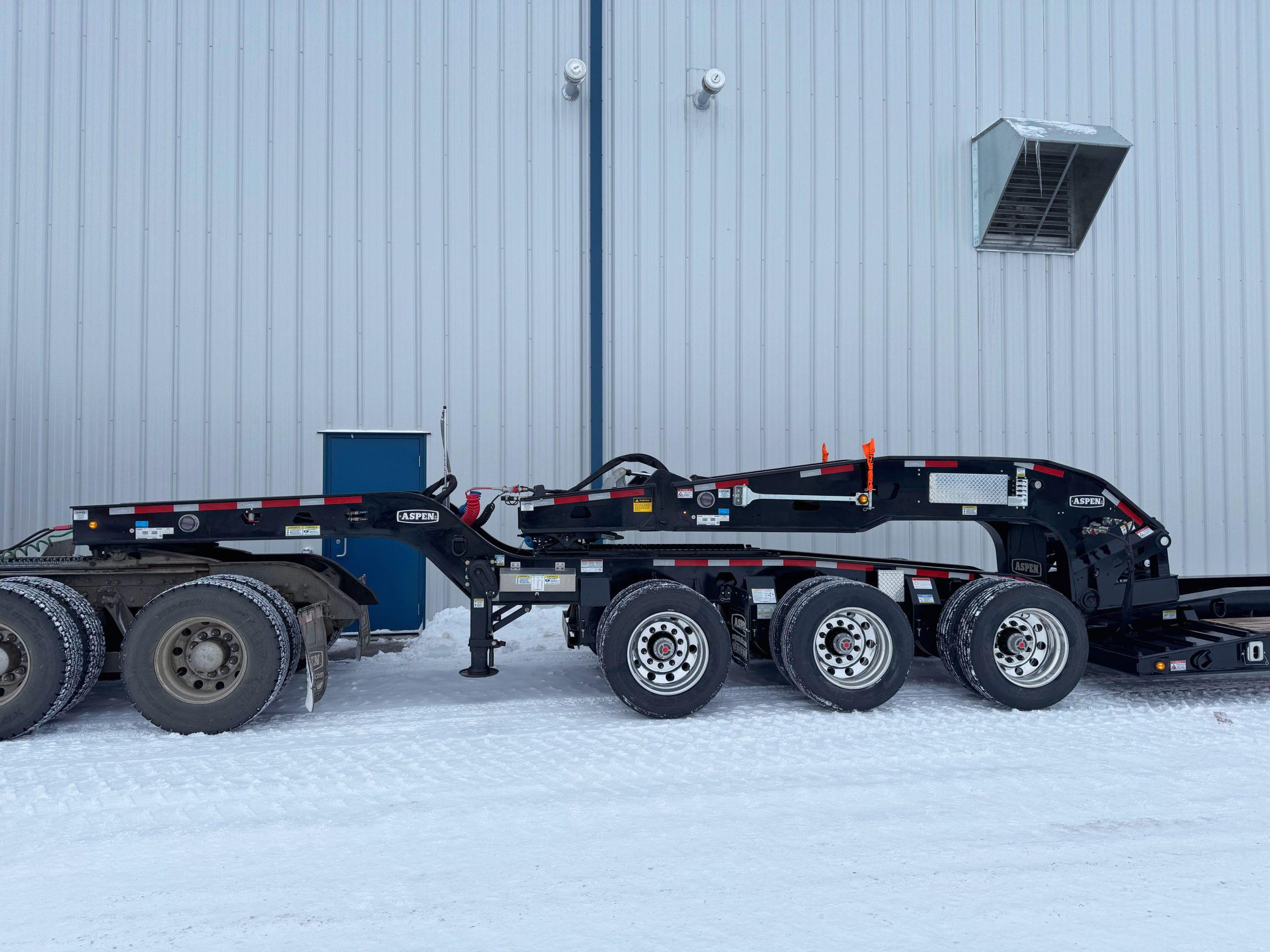 40 Ton Triaxle Jeep - image 1 of 3