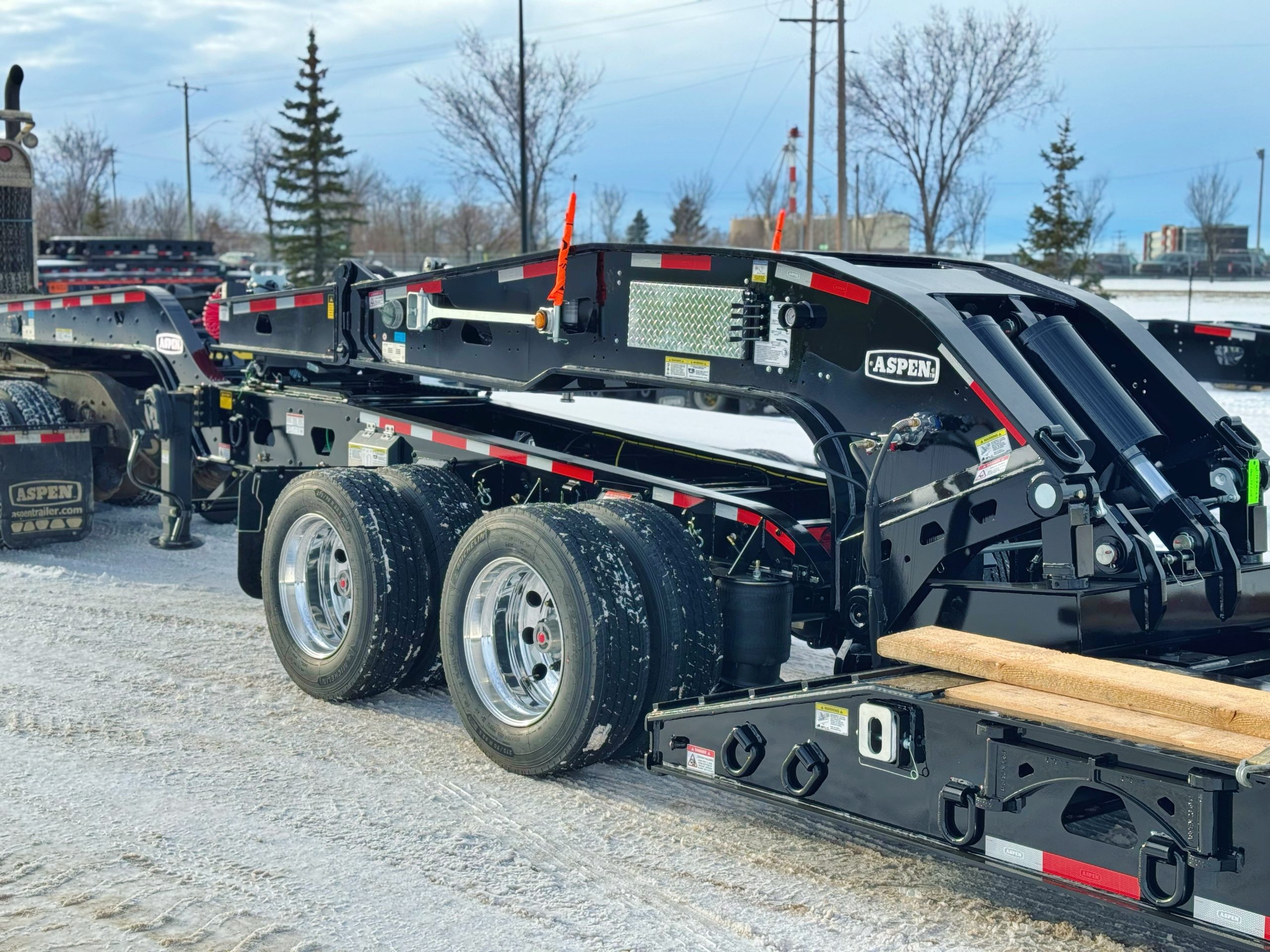 40 Ton Tandem Axle Jeep - image 2 of 2